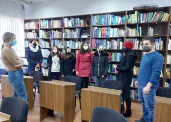 Ученици од ООУ „Ванчо Николески“ во рамки на проектот „Донеси понеси книга“беа во посета на нашата установа