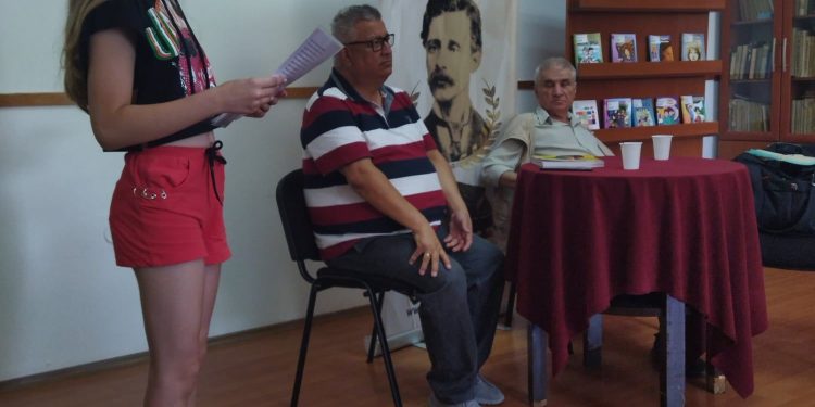Учесници на 43. „Детски лирски трперења“ ја посетија нашата Библиотека