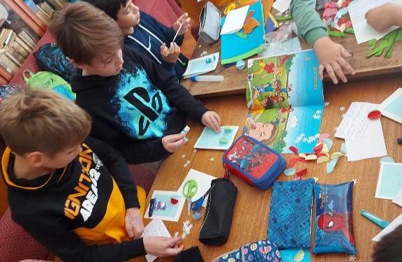 Правевме Новогодишни честитки