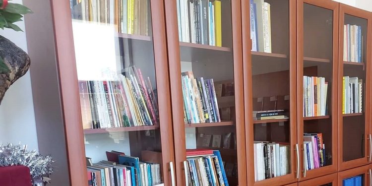 Три актуелни книги сврзани со одржаните „Прличеви беседи 2023“ достапни за читателите во охридската Библиотека