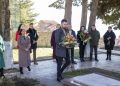 Традицонално положивме  цвеќе на гробот и спомен – бистата на Прличев