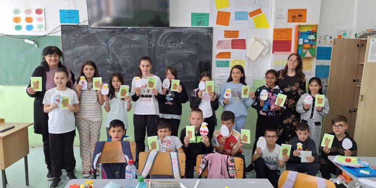 Во пресрет на Велигден организиравме креативна работилница за изработка на велигденски честитки