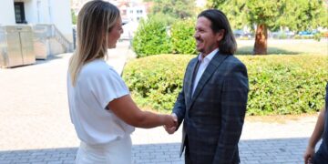 Министерот за култура и туризам Седат Сулејмани ја посети НУ Библиотека „Григор Прличев“ Охрид